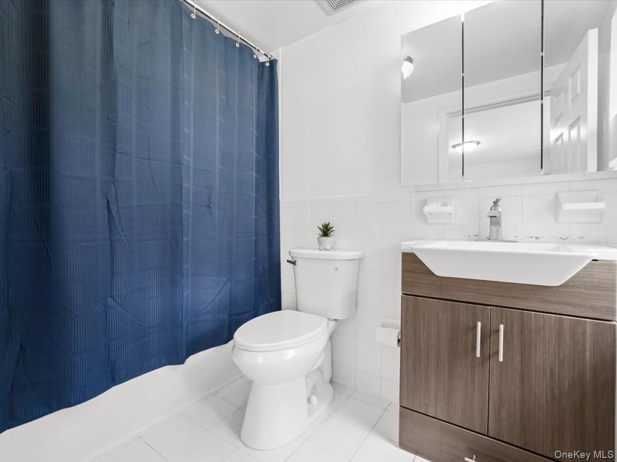 1 Patricia Lane 305 Property Photo 17