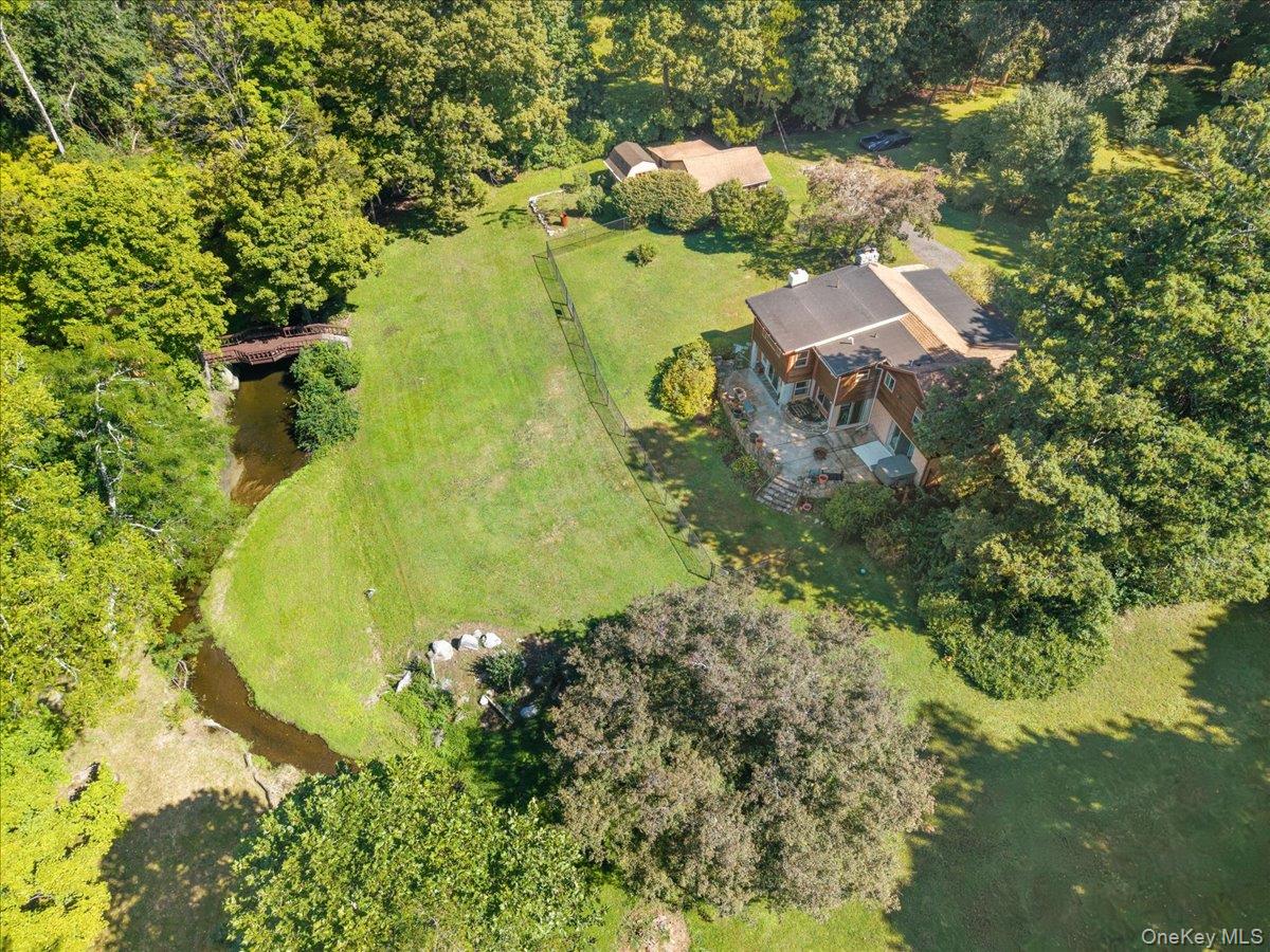291 Peekskill Hollow Road Property Photo 3