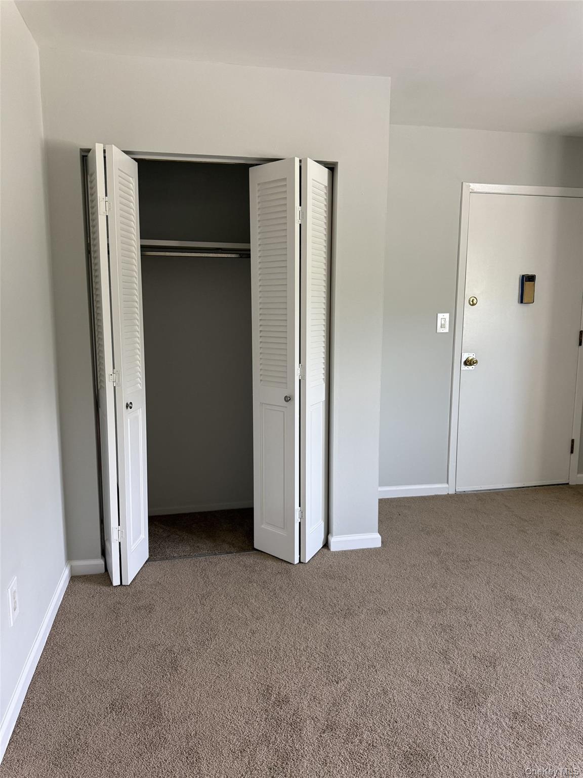 18 White Gate Drive K Property Photo 2