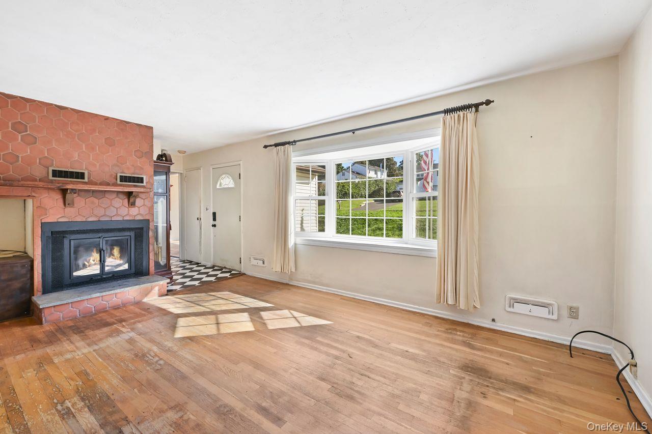 21 Allan Road Property Photo 2