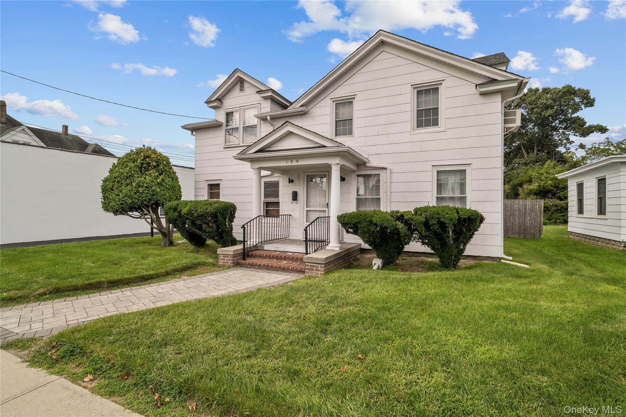 120 N Ocean Avenue Property Photo 4