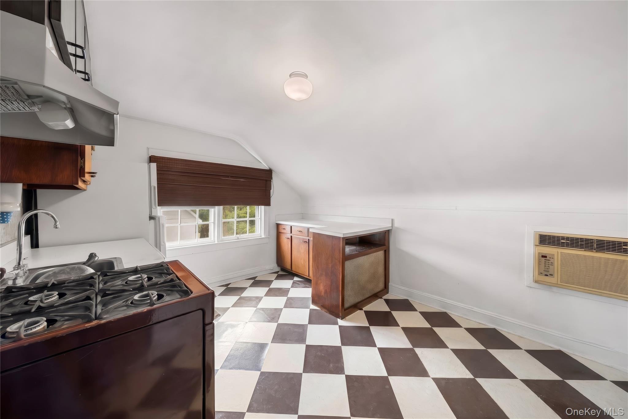 120 N Ocean Avenue Property Photo 8