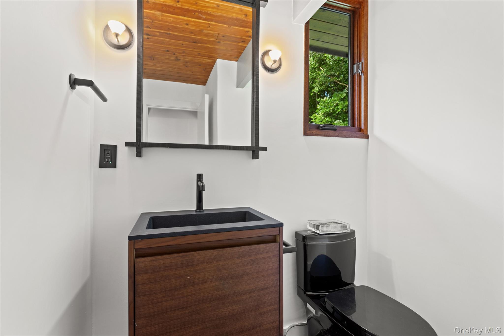 21 Black Spring Road Property Photo 12