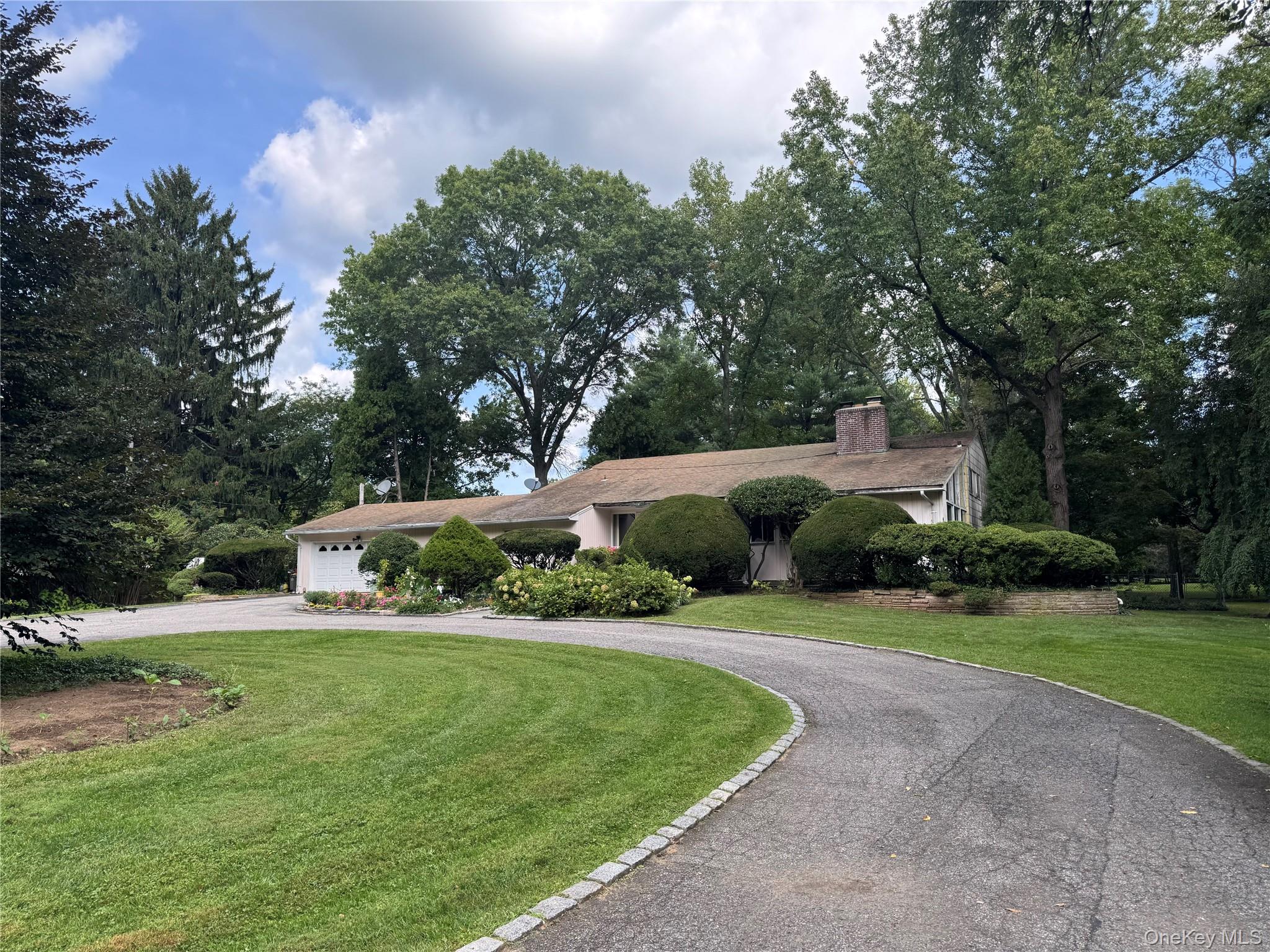 2495 Cedar Swamp Road Property Photo 1