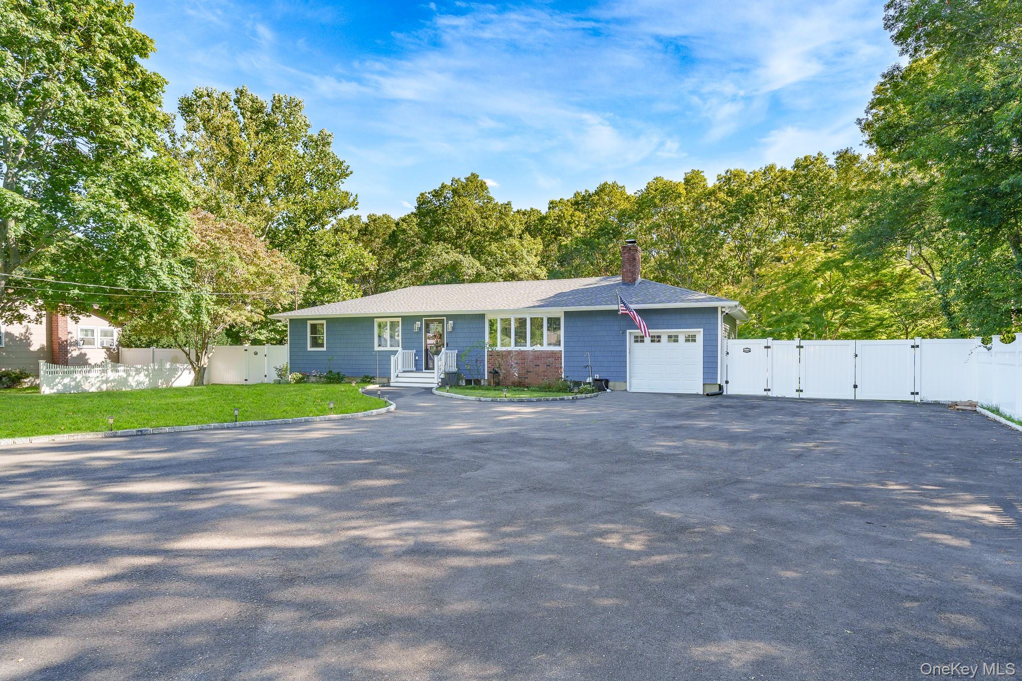 20 Danbury Avenue Property Photo 3