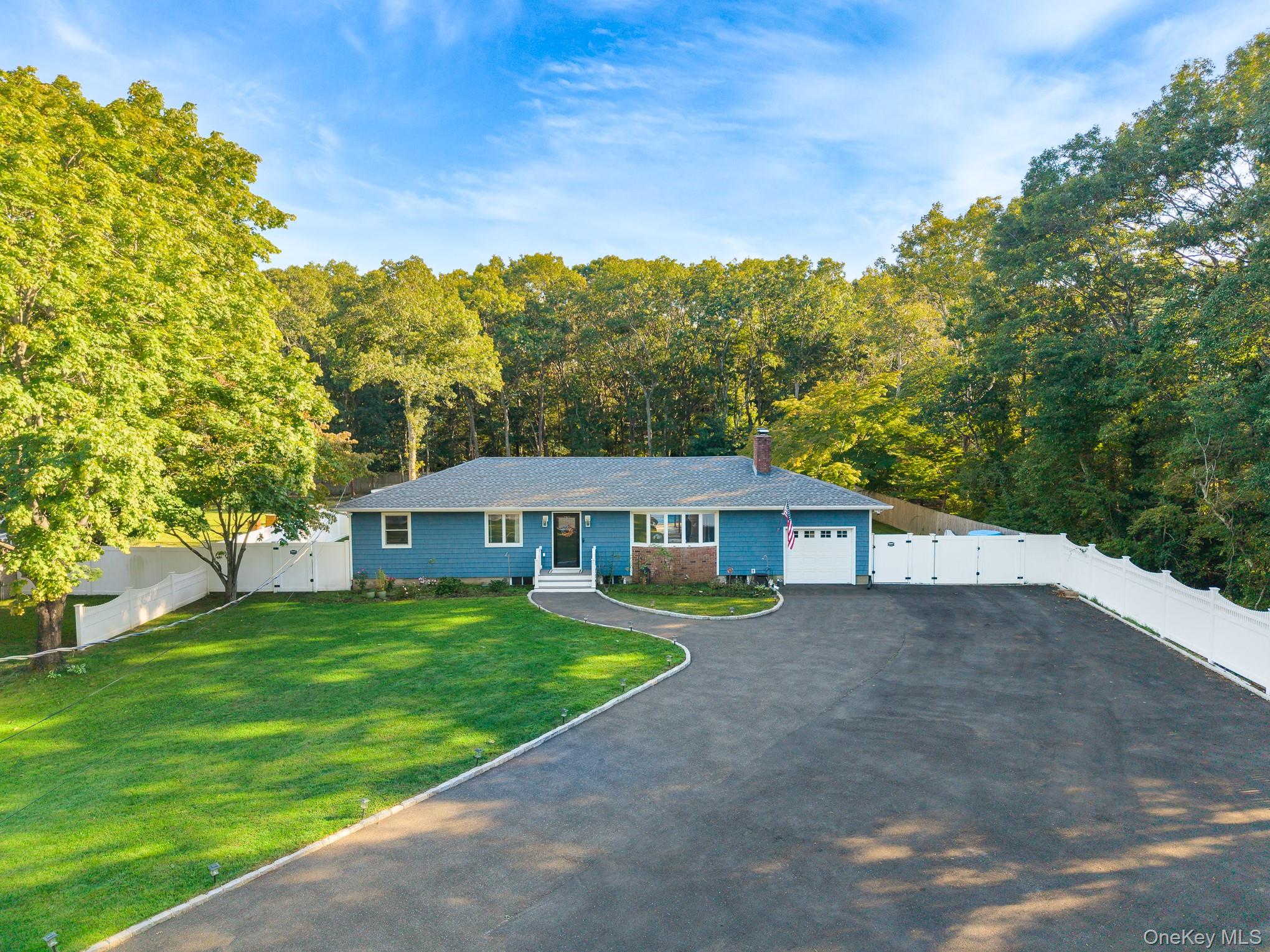 20 Danbury Avenue Property Photo 5