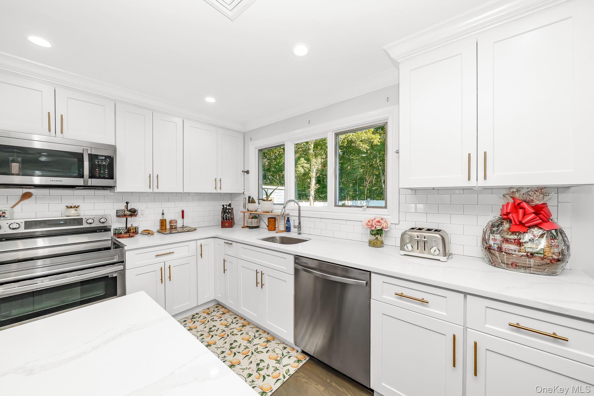 20 Danbury Avenue Property Photo 14