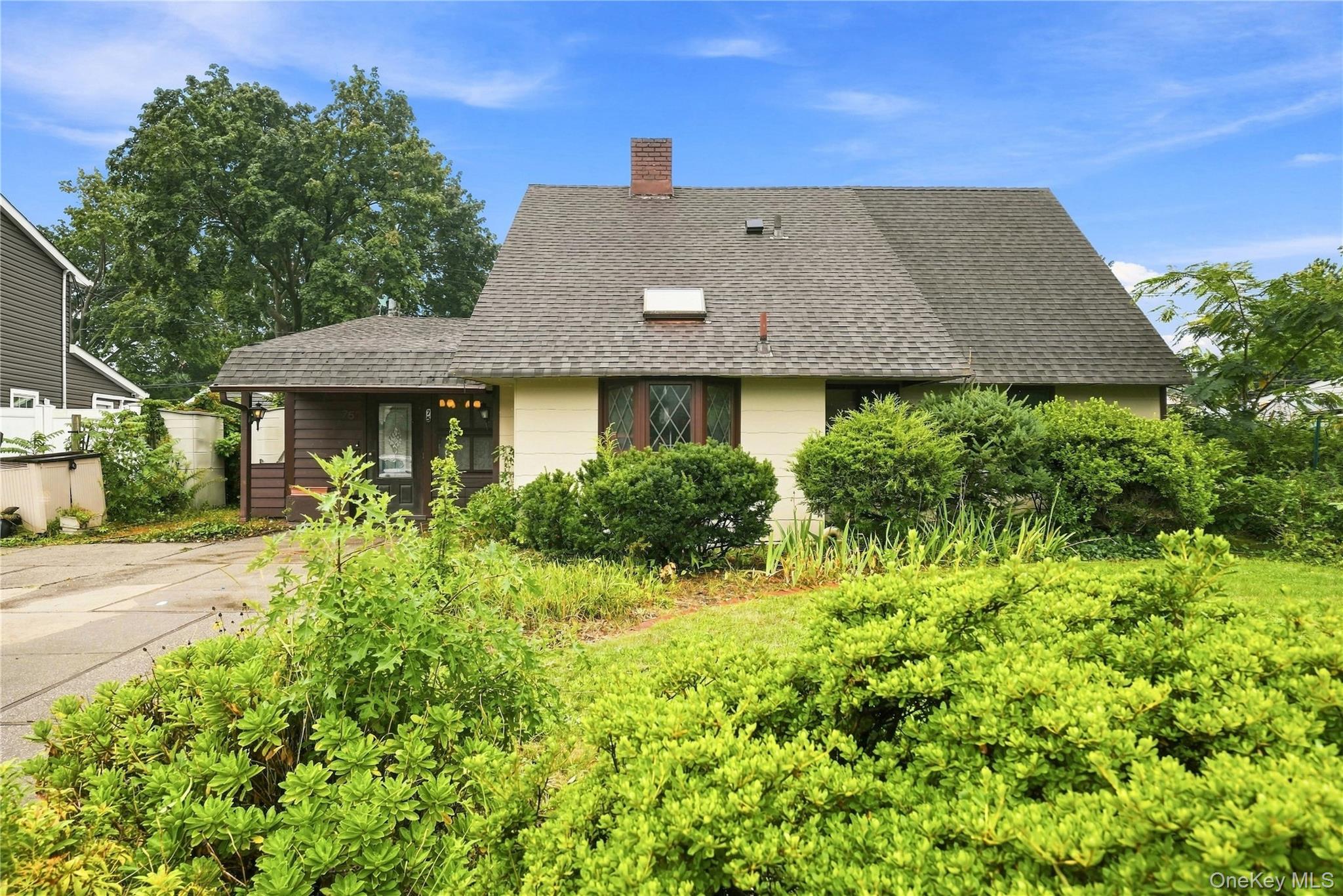 75 Weaving Lane Property Photo 1