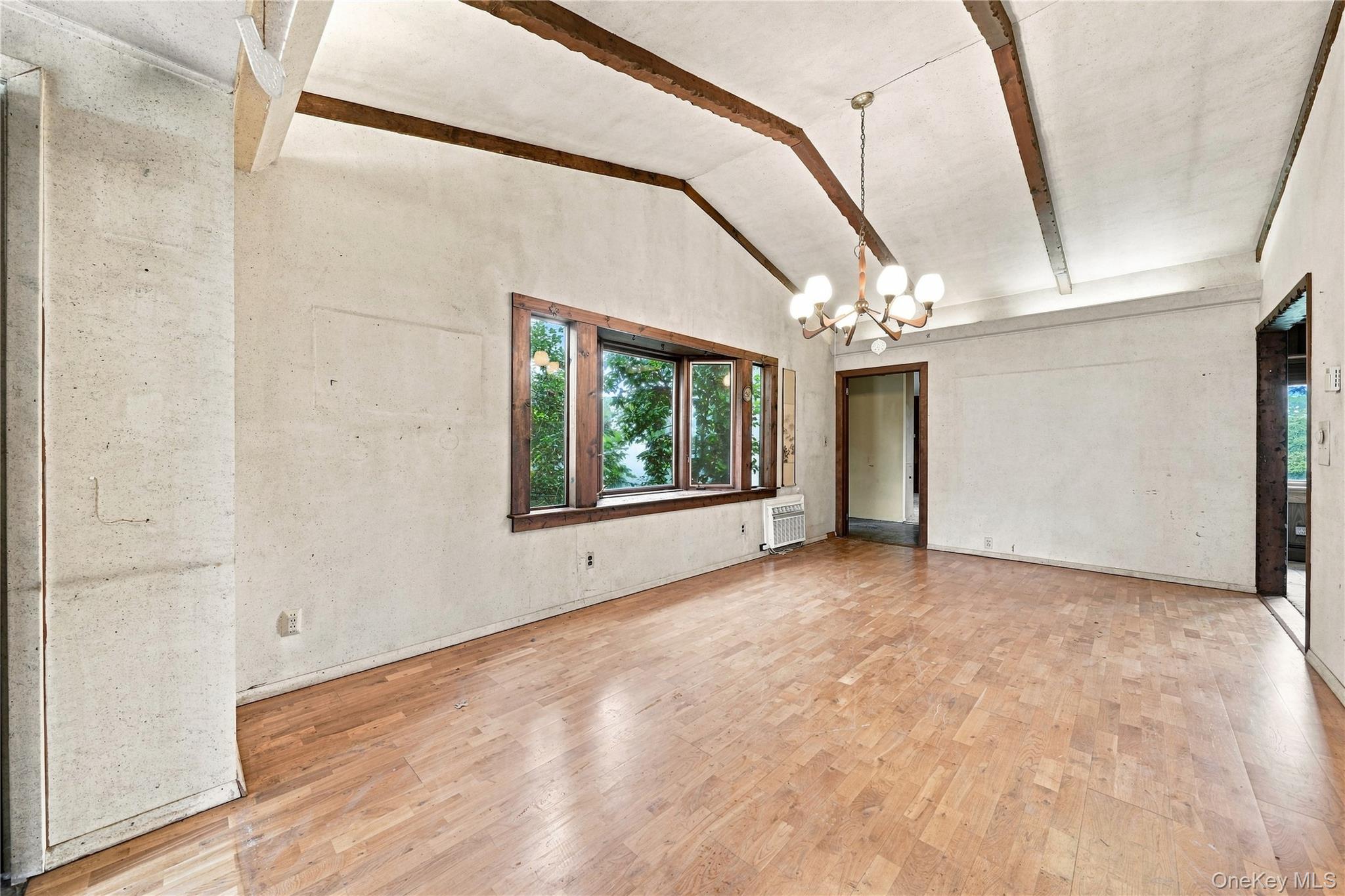 75 Weaving Lane Property Photo 3