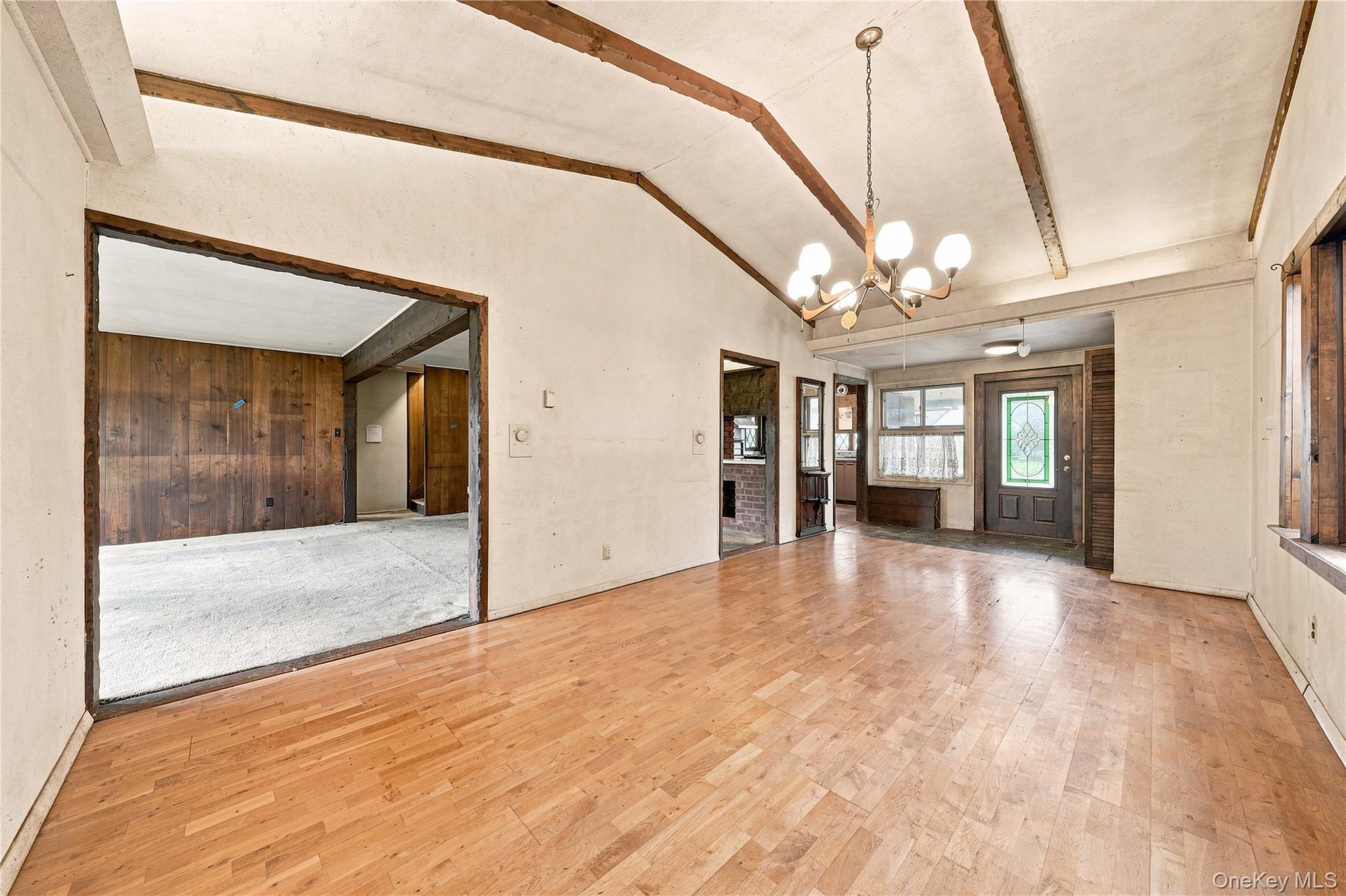 75 Weaving Lane Property Photo 4