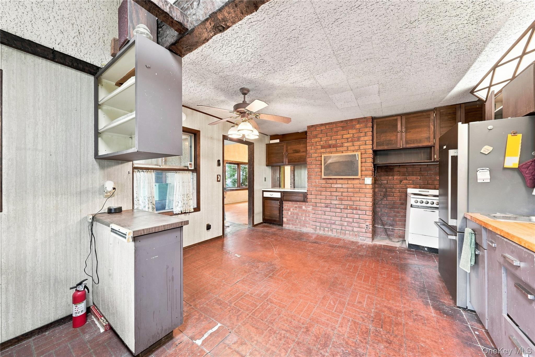 75 Weaving Lane Property Photo 7