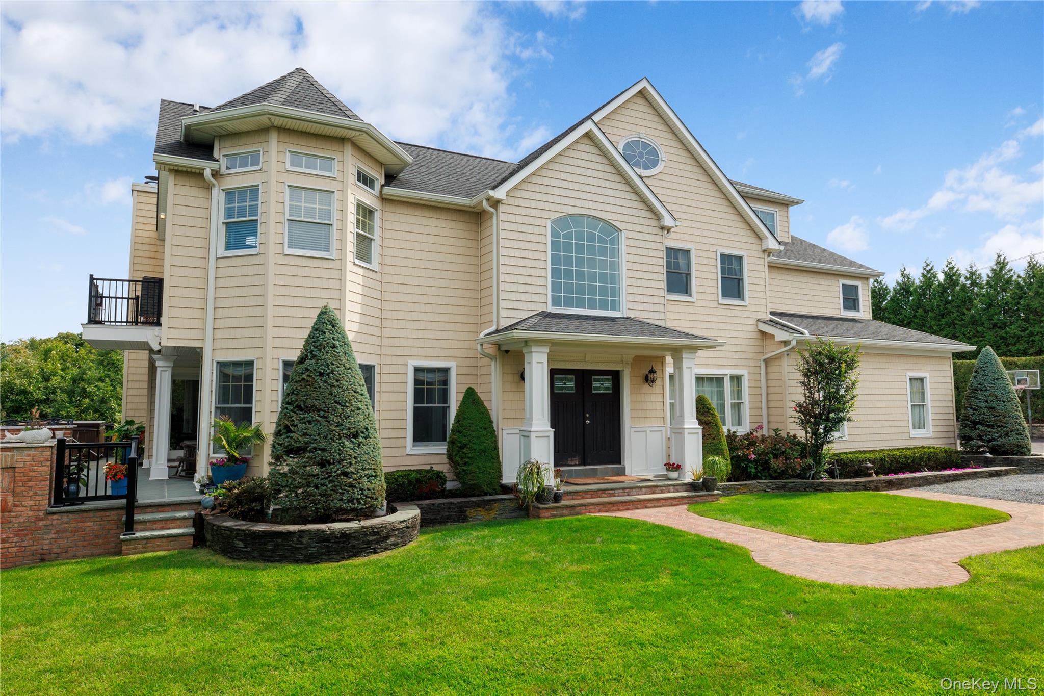 547 Shore Drive Property Photo 1