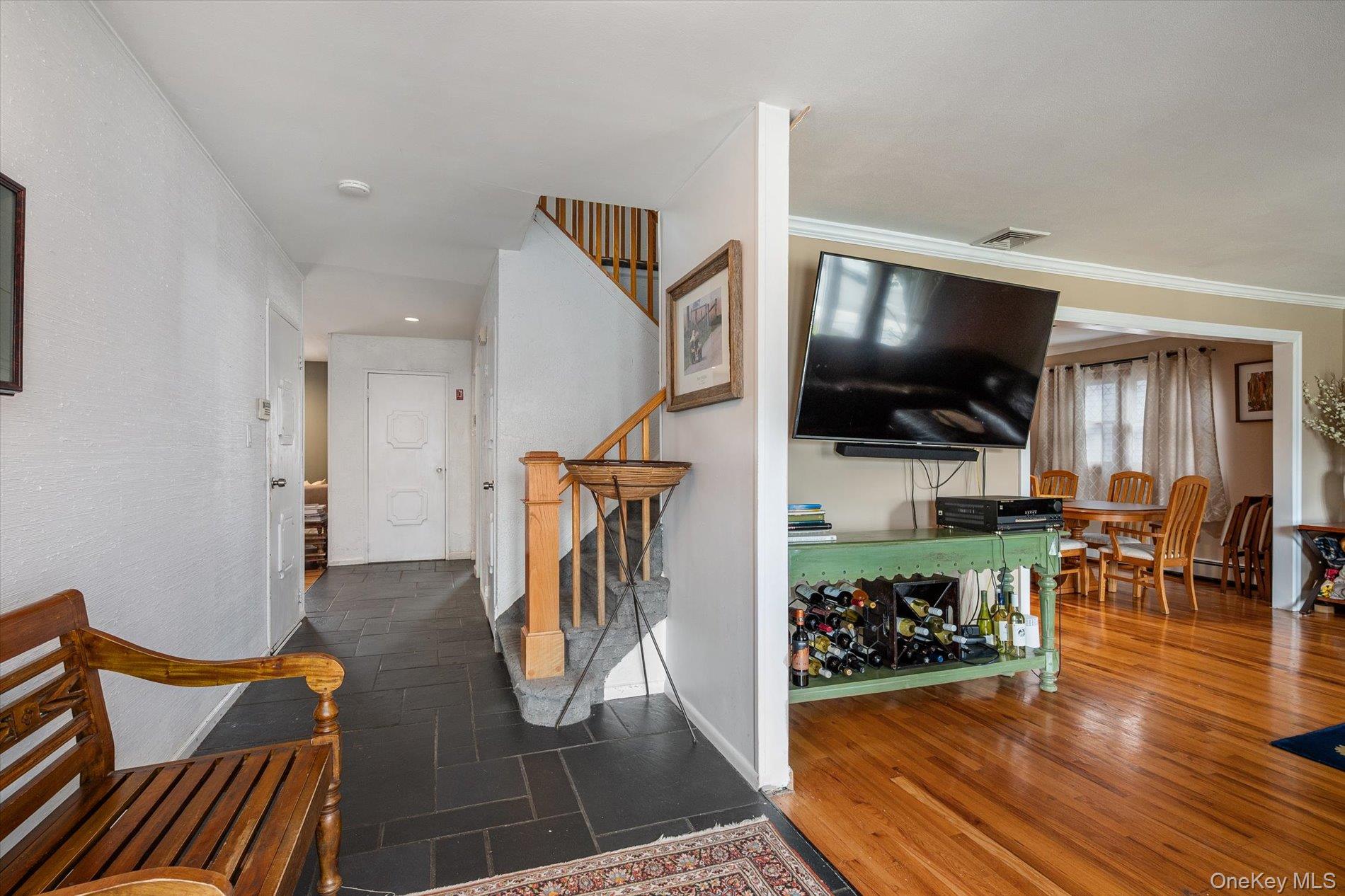3060 Shore Drive Property Photo 7