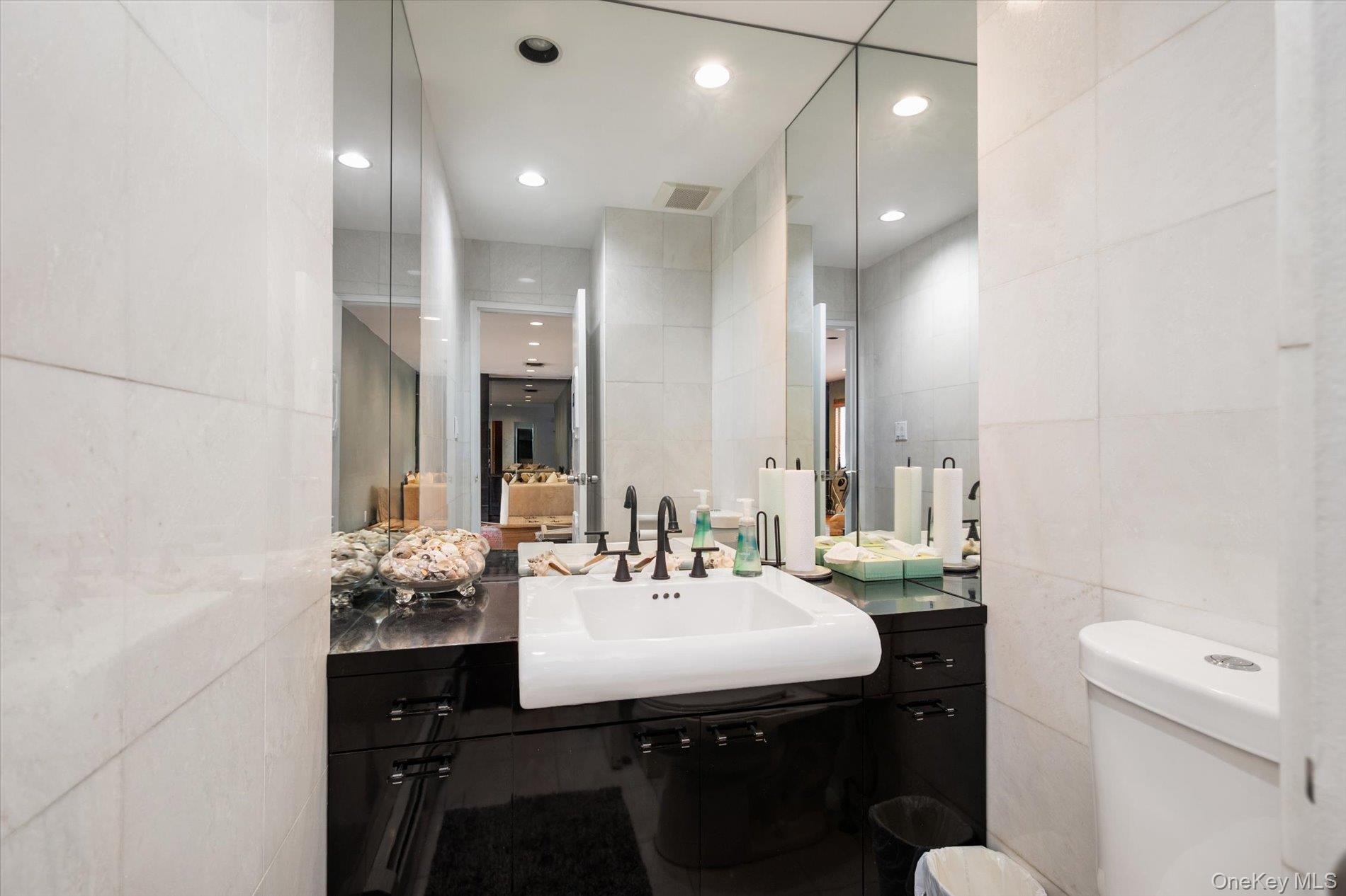 3060 Shore Drive Property Photo 8