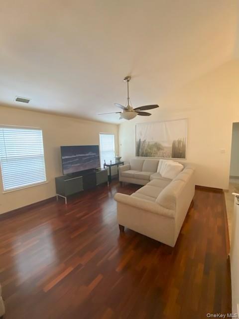 6 Royal Drive Property Photo 2