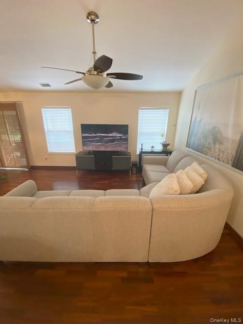 6 Royal Drive Property Photo 3