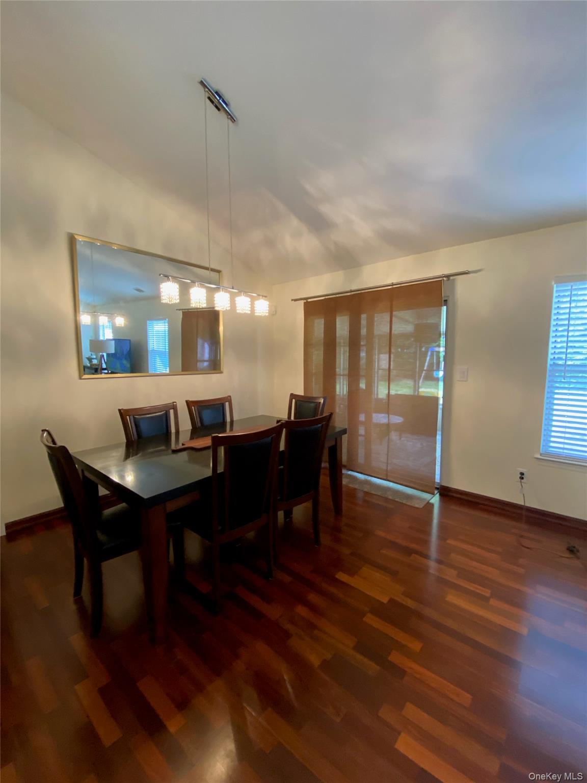 6 Royal Drive Property Photo 8