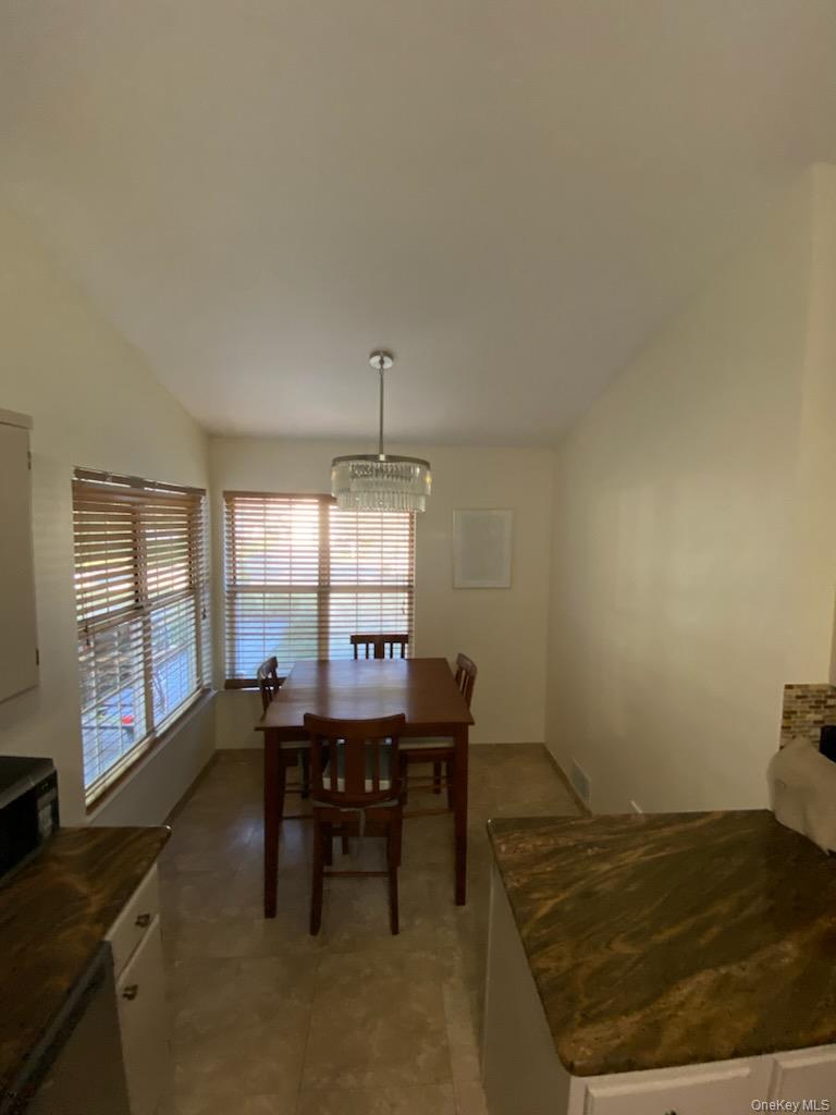 6 Royal Drive Property Photo 9