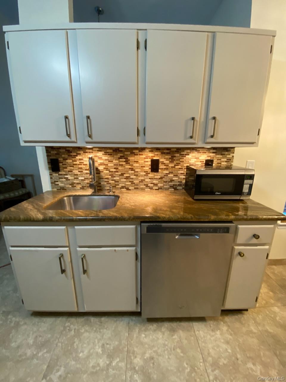 6 Royal Drive Property Photo 12