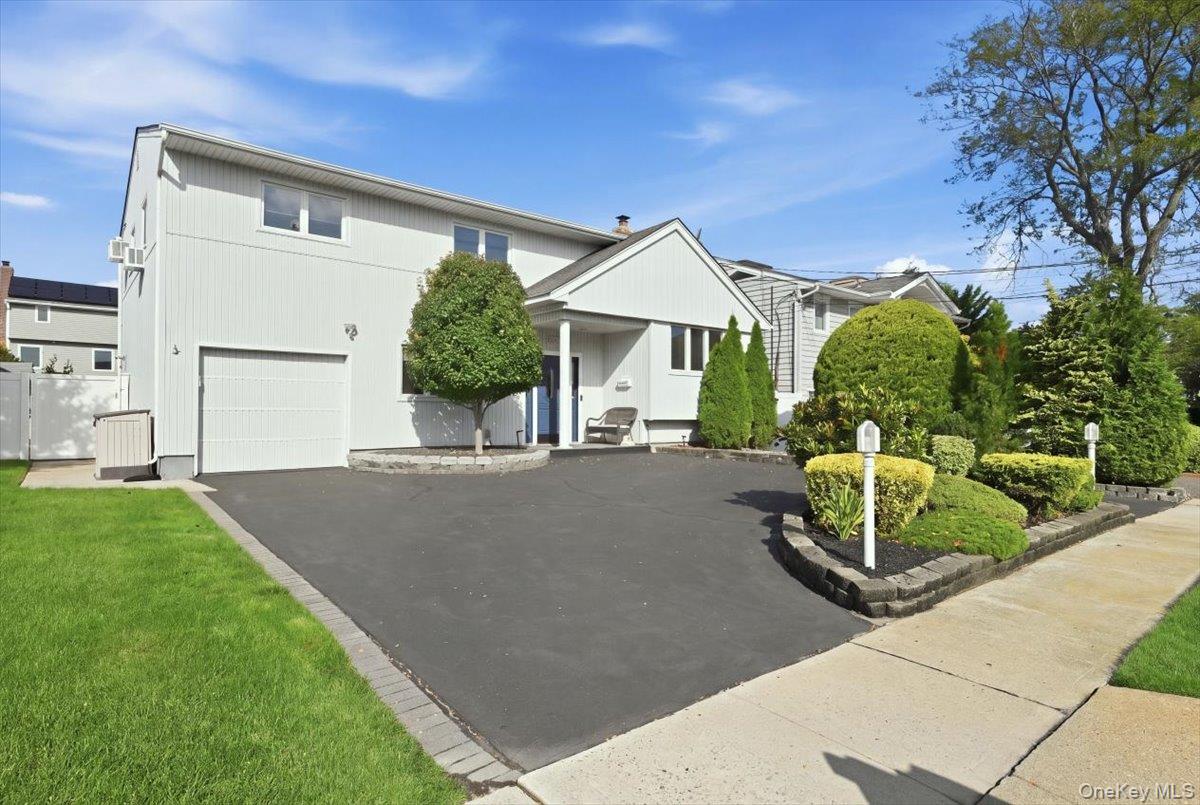 2872 Bayview Avenue Property Photo 2