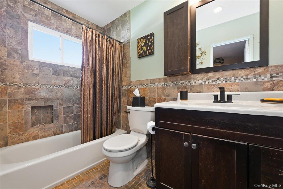 2872 Bayview Avenue Property Photo 25