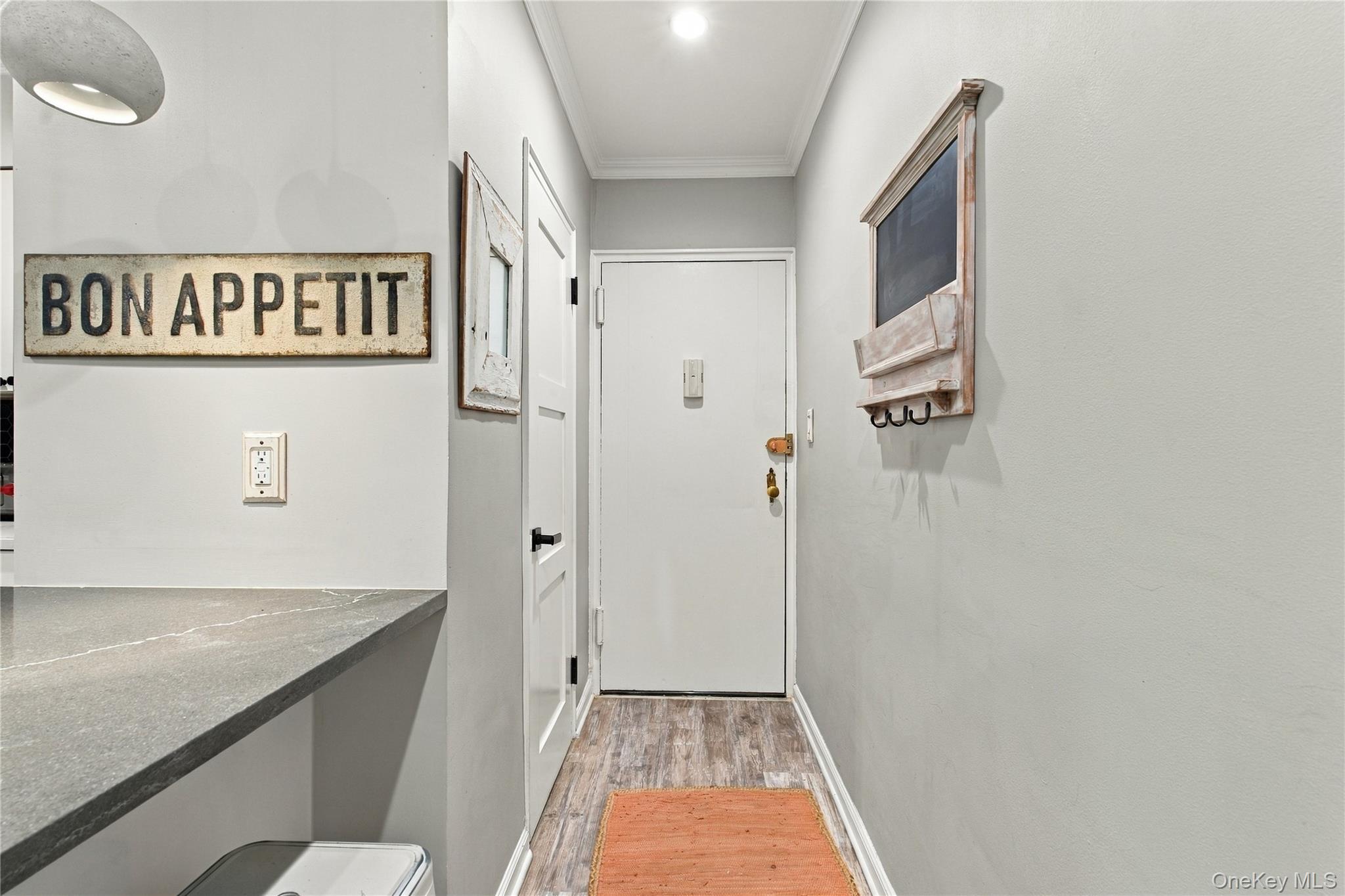 2 Bryant Crescent 1n Property Photo 3