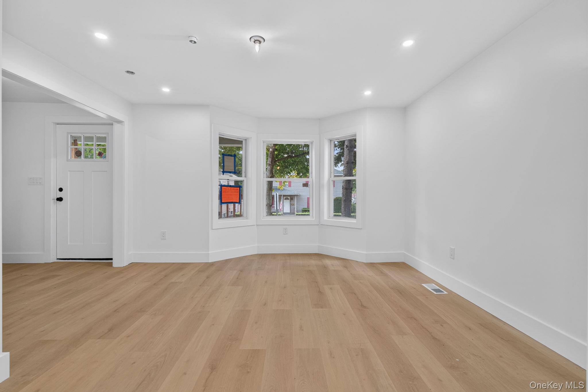 76 Poplar Street Property Photo 4