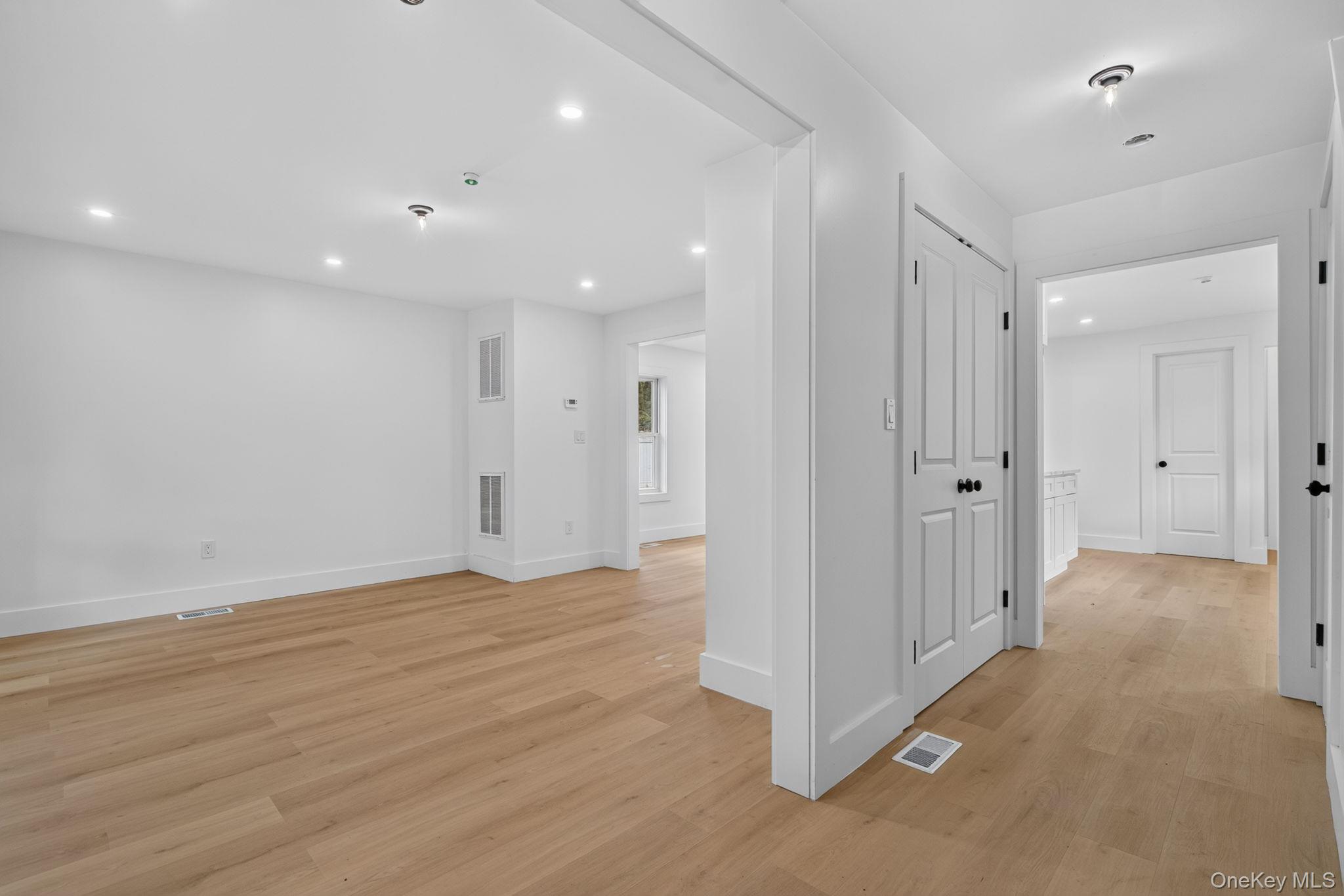 76 Poplar Street Property Photo 5