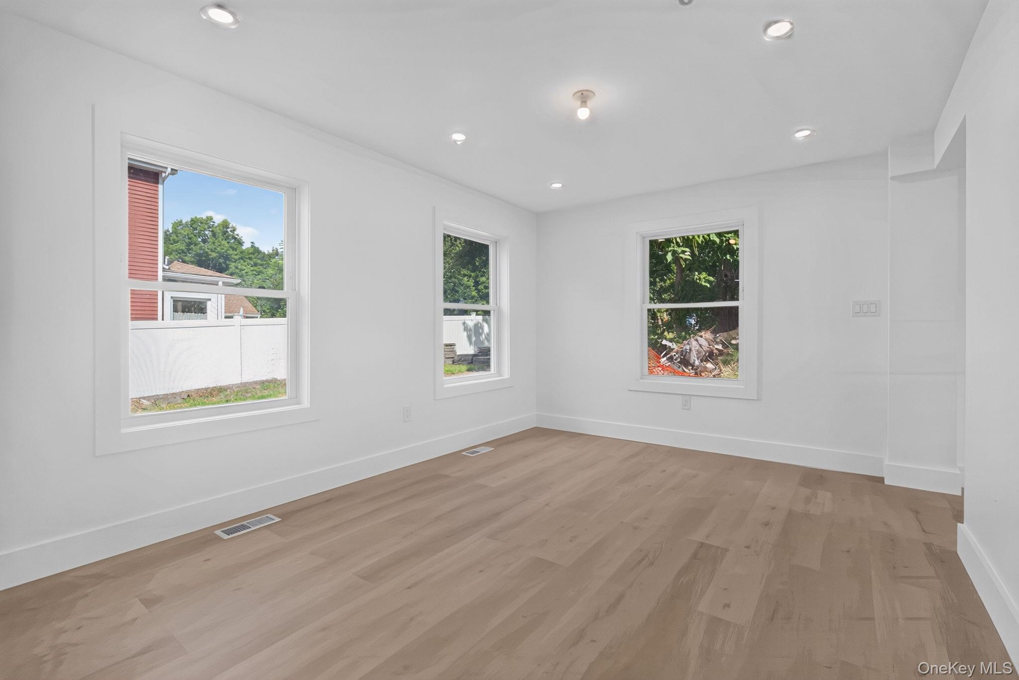 76 Poplar Street Property Photo 9