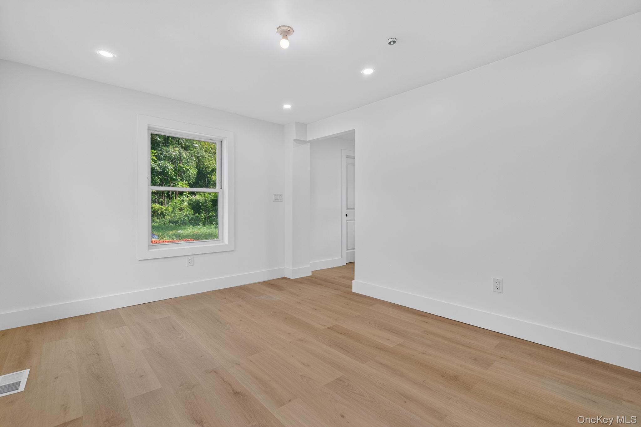 76 Poplar Street Property Photo 10