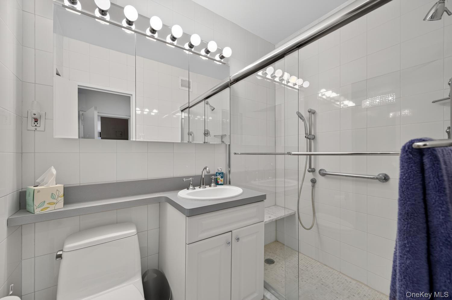 27110 Grand Central Parkway 29s Property Photo 16
