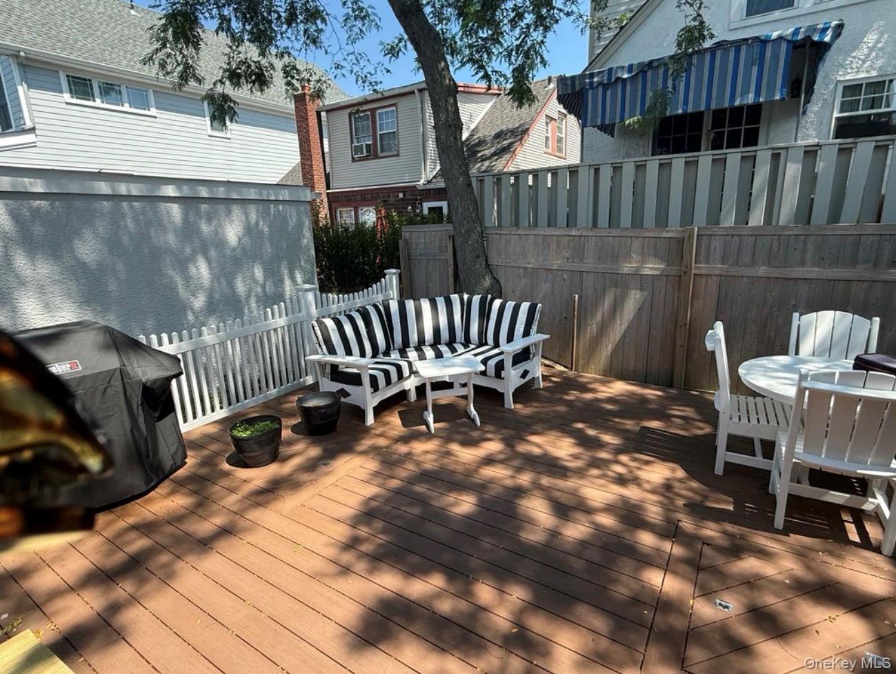 92 Hewlett Avenue Property Photo 23