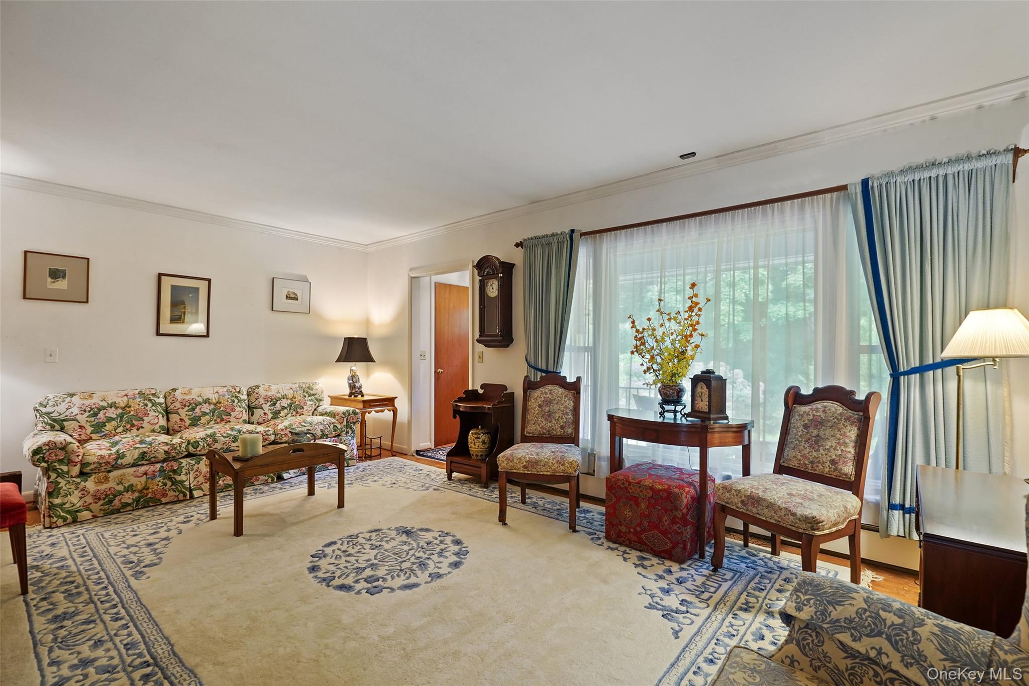 28 S Bedford Road Property Photo 5