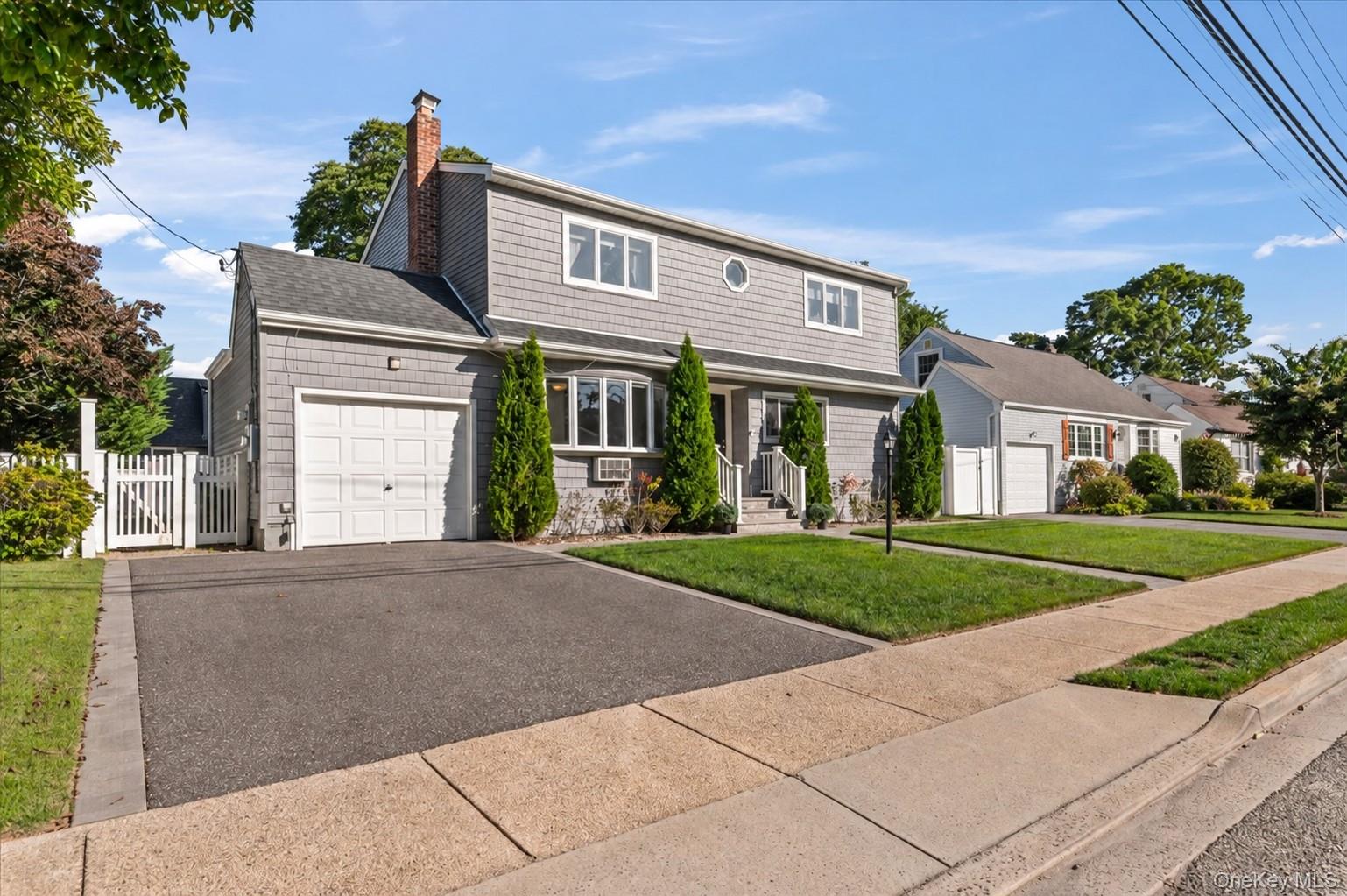 89 3rd Avenue Property Photo 1