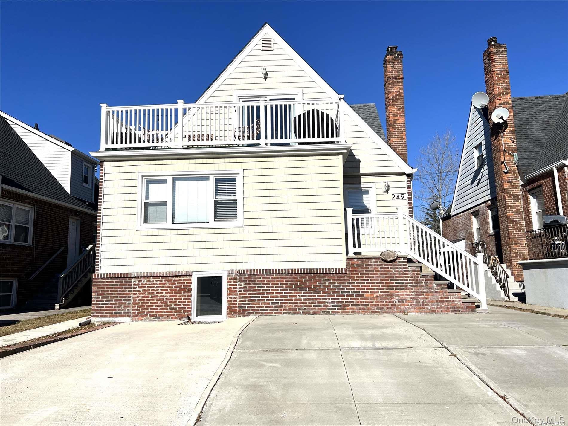 249 E Broadway Property Photo 1