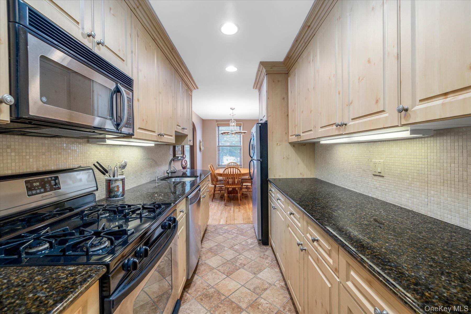55 Lenox 2n Property Photo 10