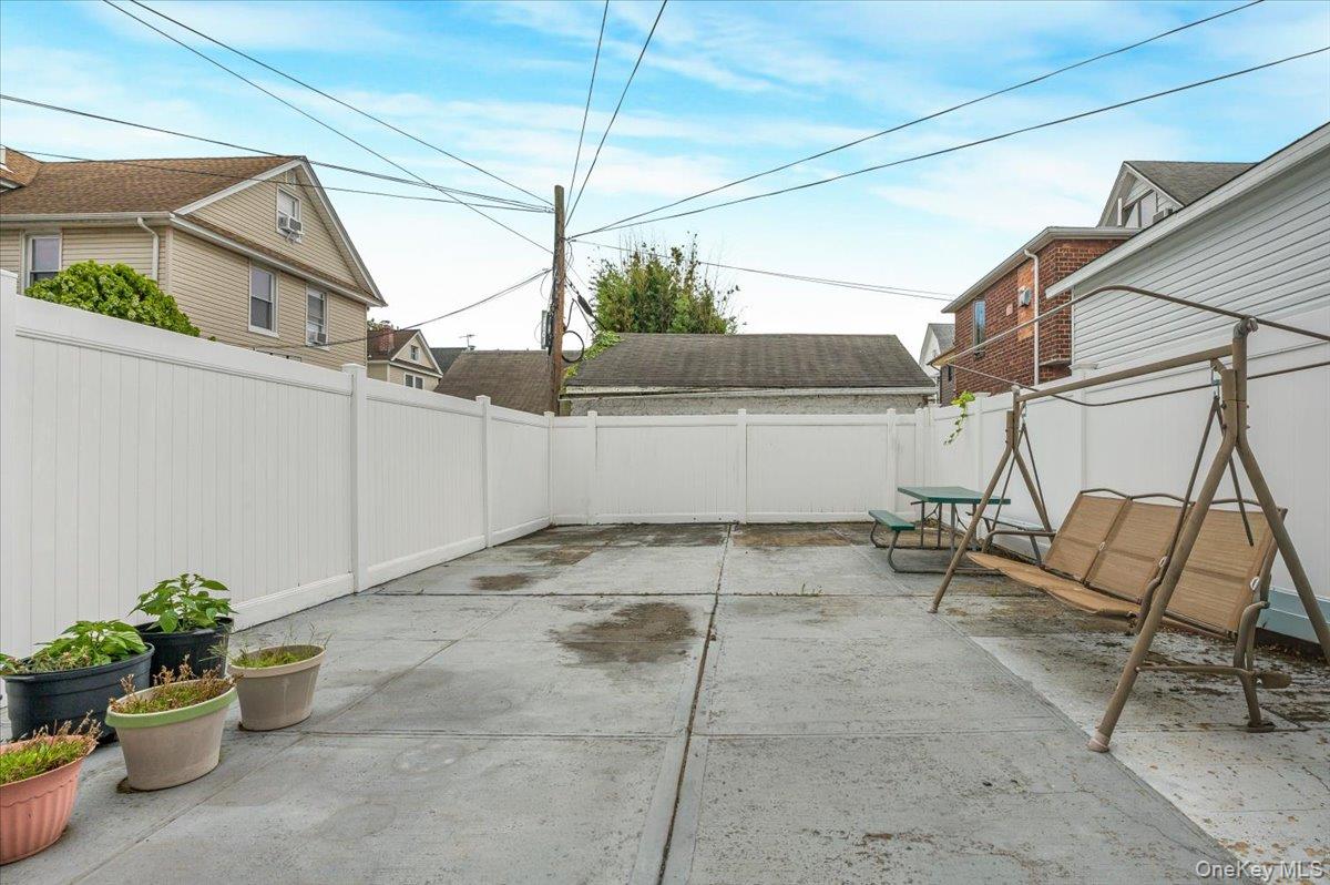 108-10 107th Avenue Property Photo 22