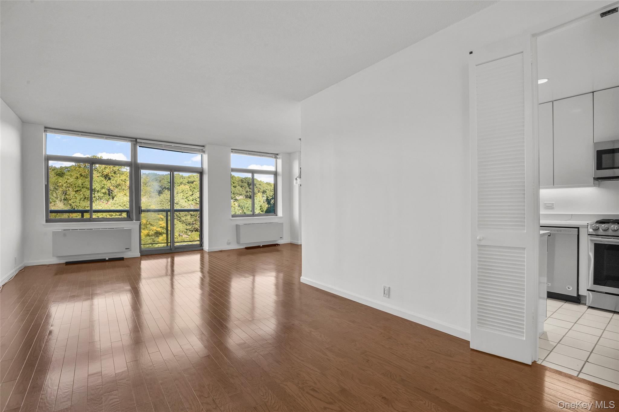 35 N Chatsworth Avenue 6c Property Photo 6