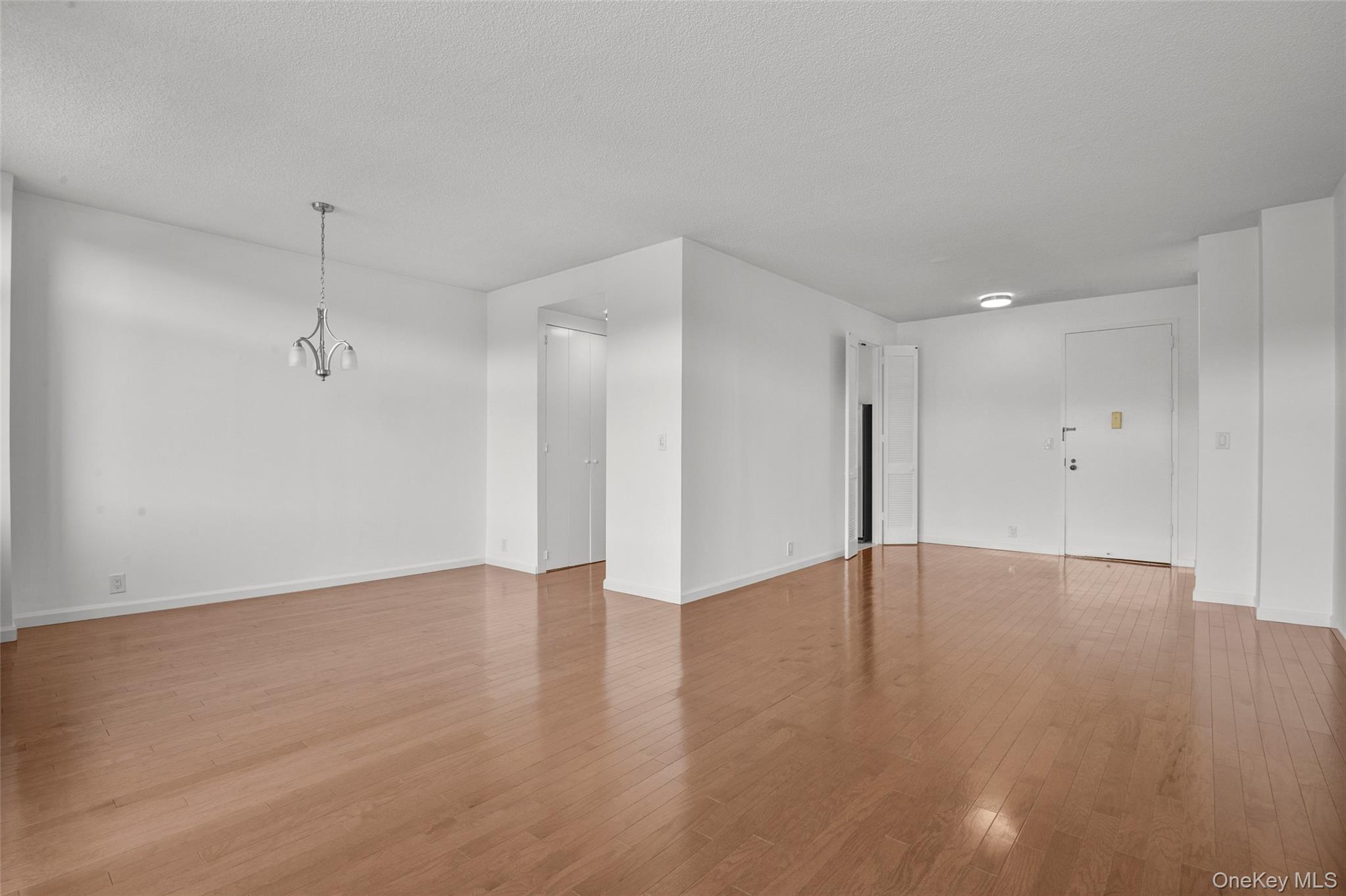 35 N Chatsworth Avenue 6c Property Photo 8