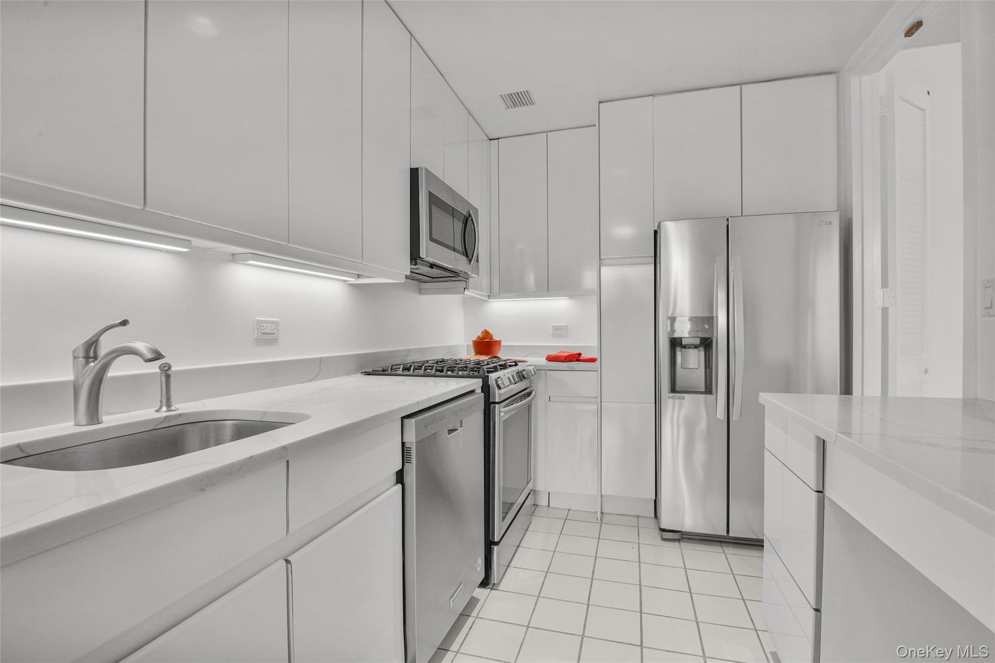 35 N Chatsworth Avenue 6c Property Photo 14