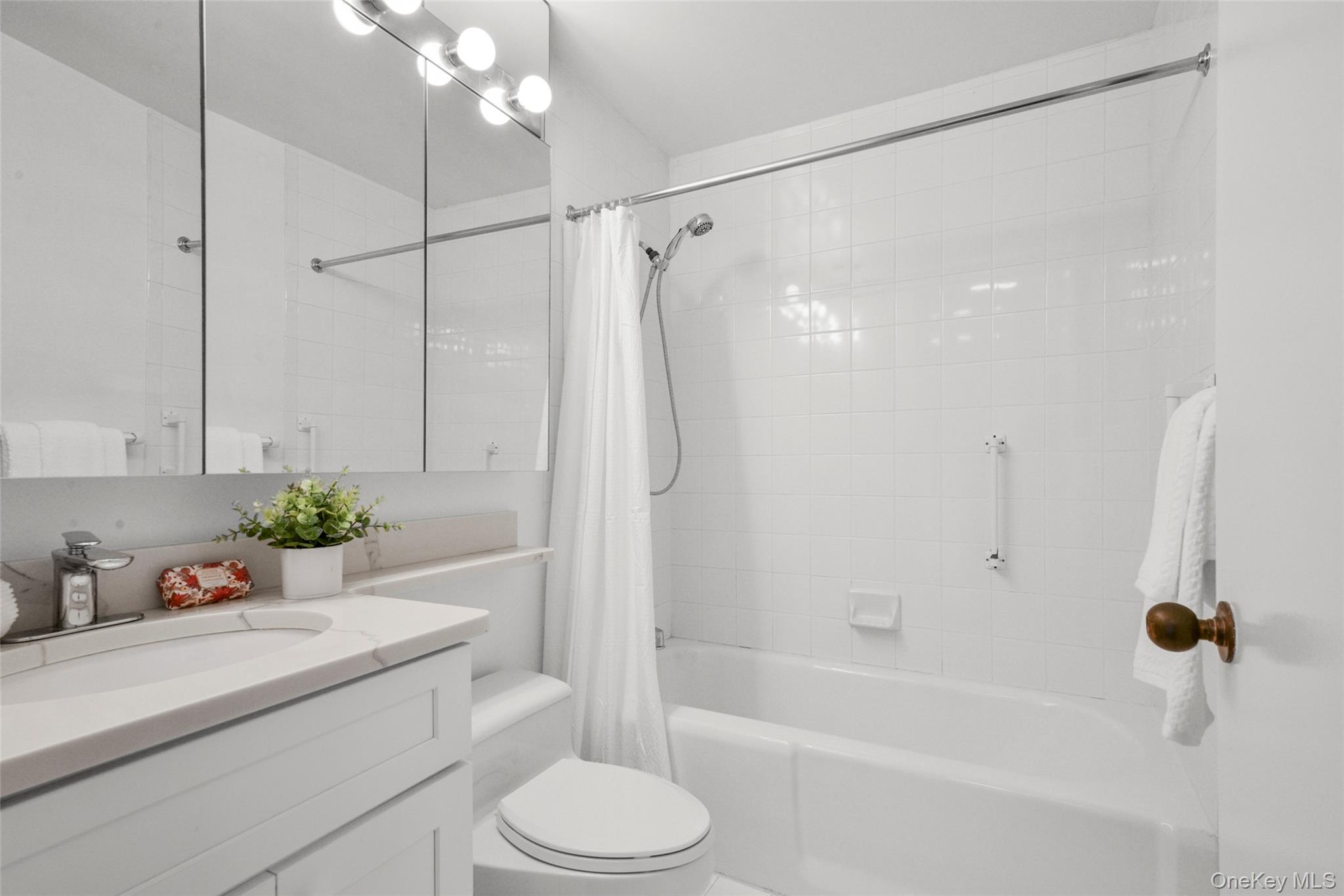 35 N Chatsworth Avenue 6c Property Photo 20