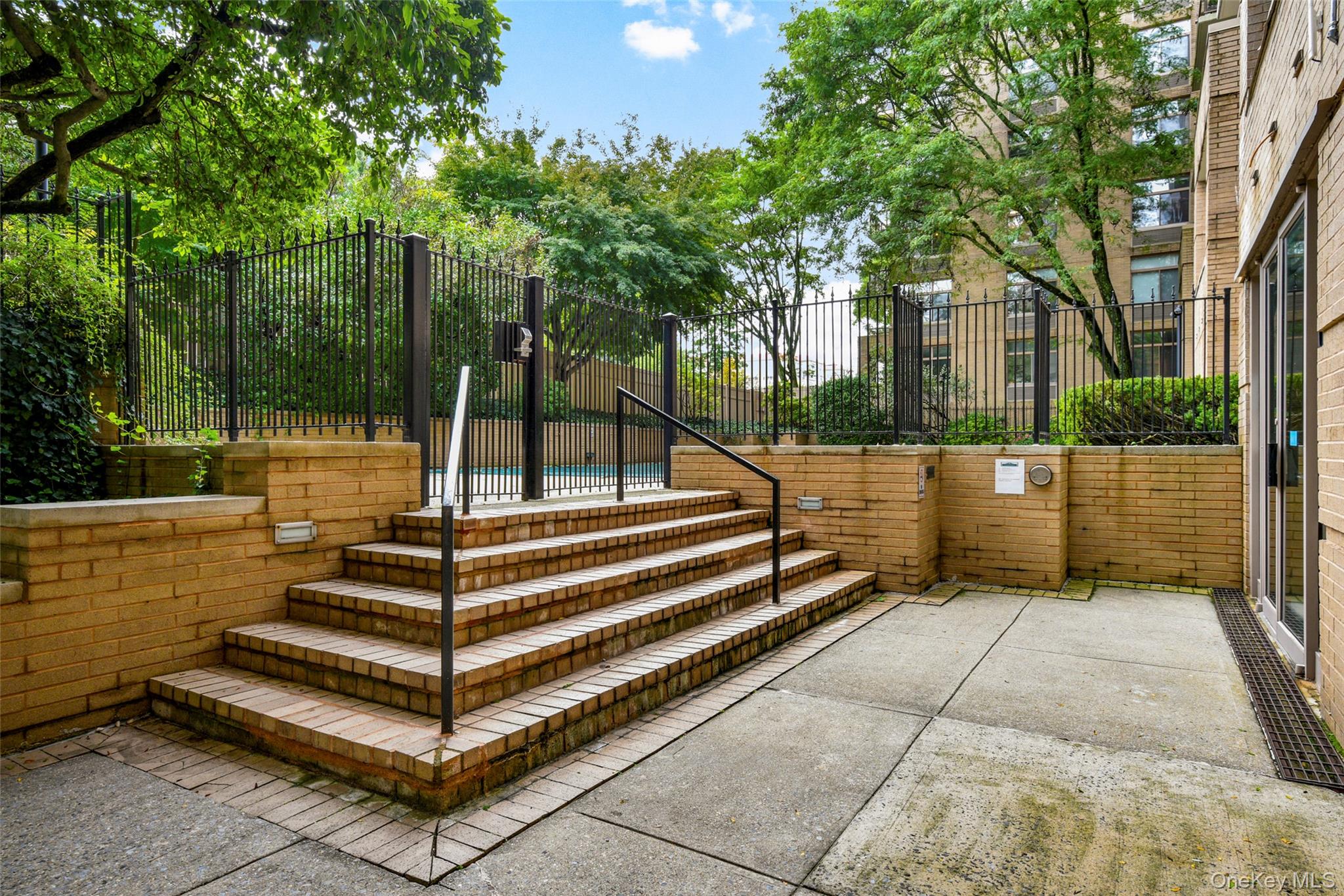 35 N Chatsworth Avenue 6c Property Photo 22