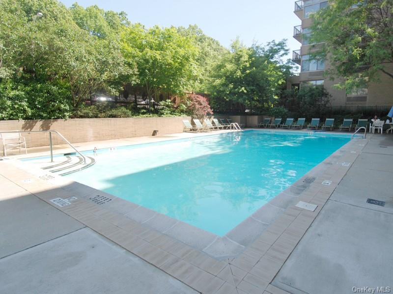35 N Chatsworth Avenue 6c Property Photo 23