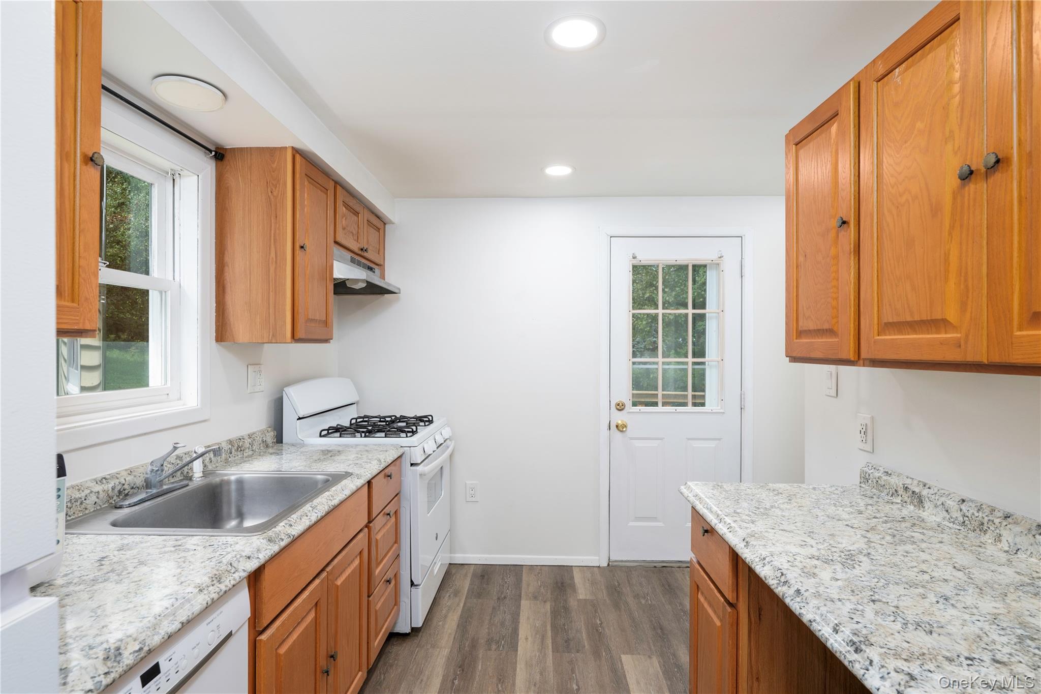 158 Stagecoach Pass Property Photo 8