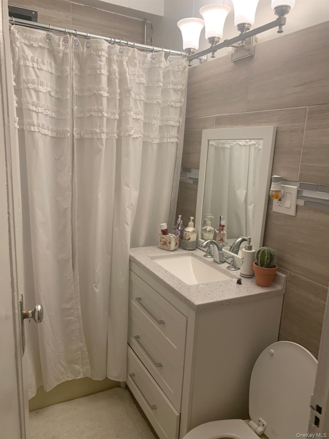 1700 Metropolitan Avenue 6d Property Photo 10