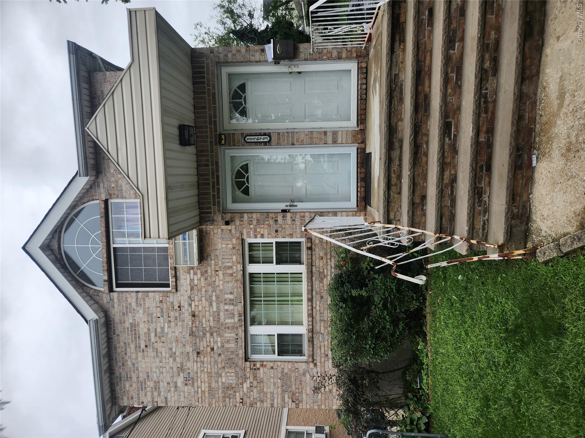 11623 196th Street 2nd Floor Property Photo 1