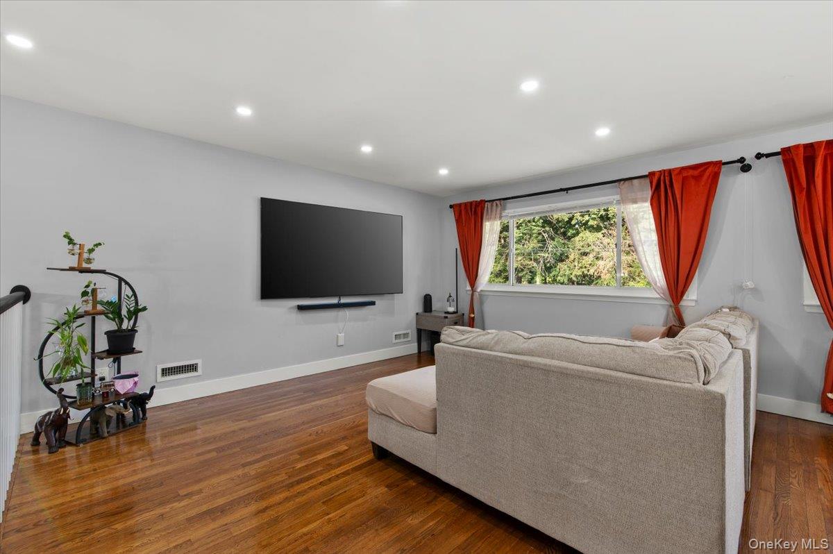 187 Catherine Street Property Photo 14