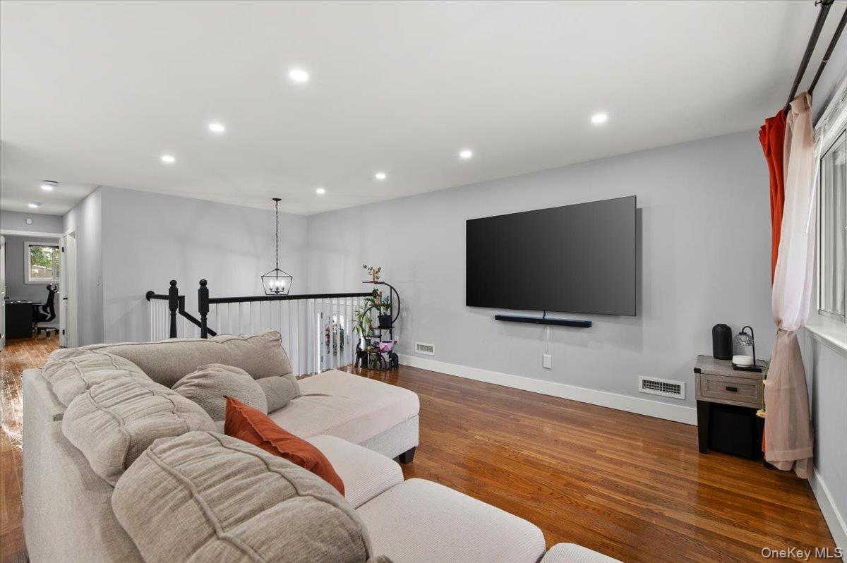 187 Catherine Street Property Photo 16