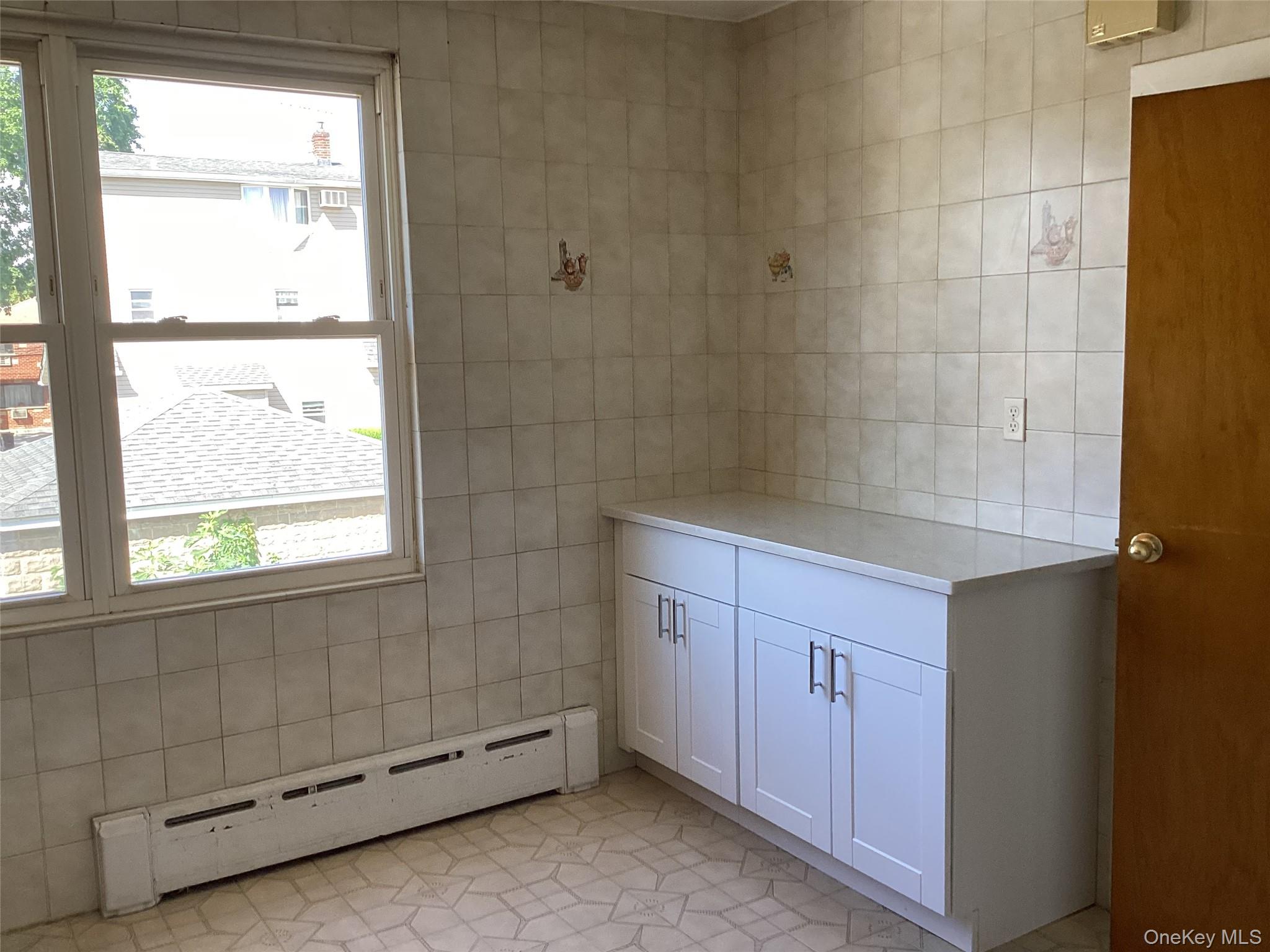 6124 169th Street Property Photo 2