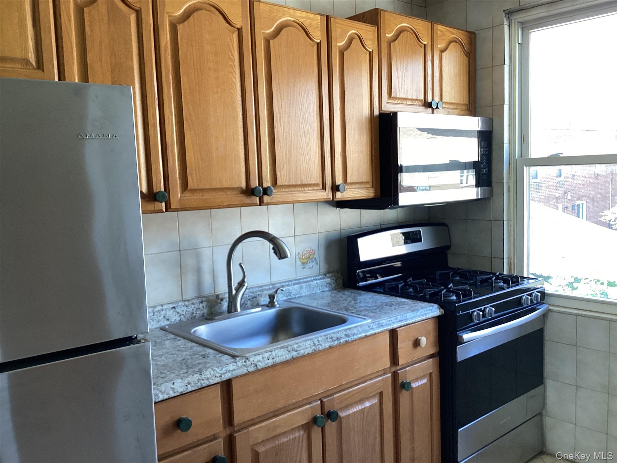 6124 169th Street Property Photo 3